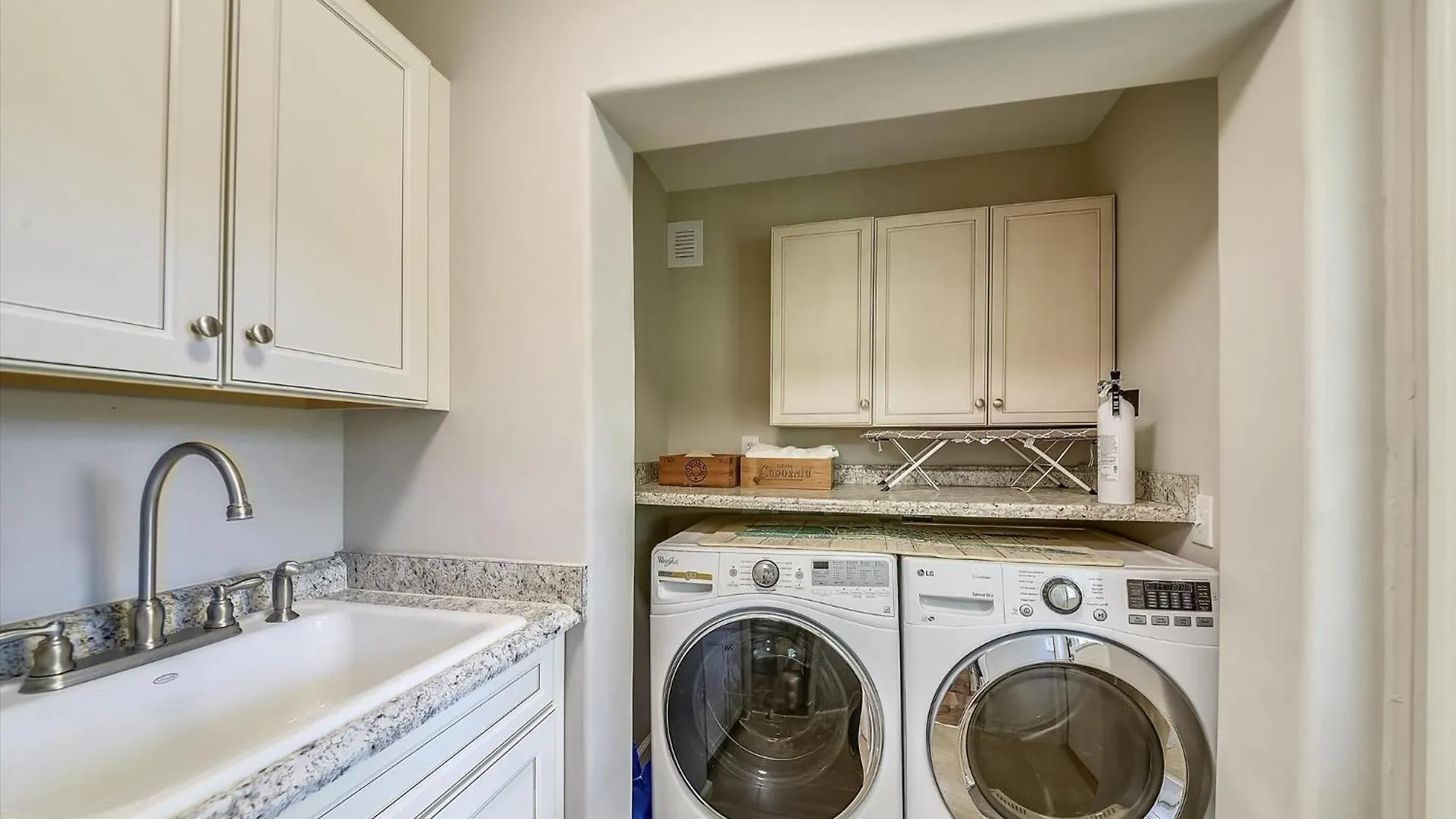7 Periwinkle Lane- Close To Beach, Pool, Great Location, Dogs Ok, Free Activities Included Hilton Head Island